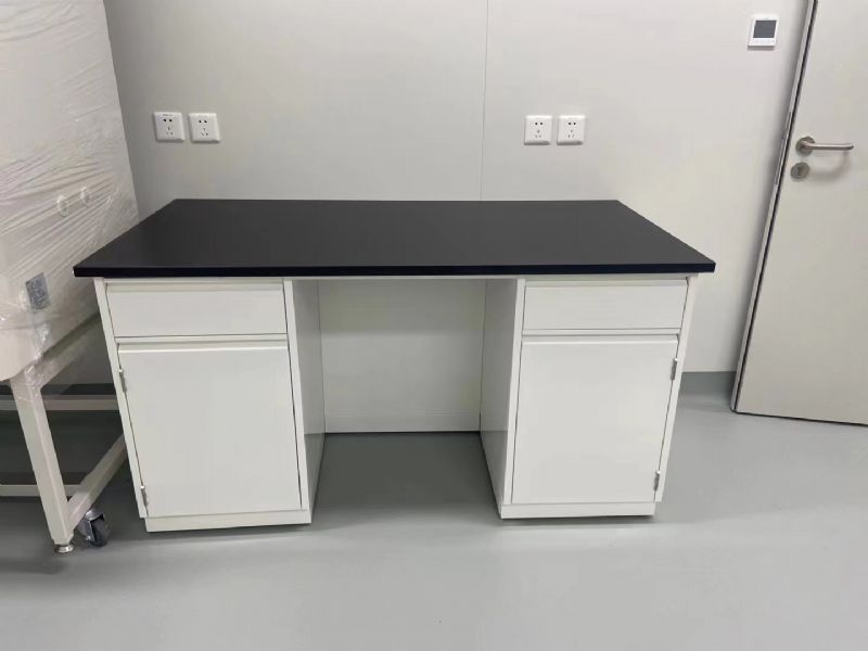 "實(shí)驗(yàn)室邊臺/